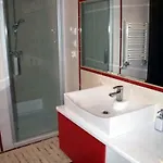 Everest Hotel